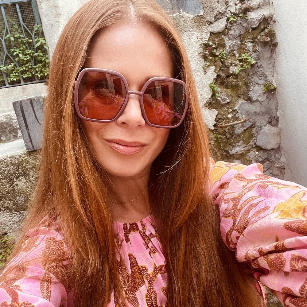 Meet your Posher, Adrienne